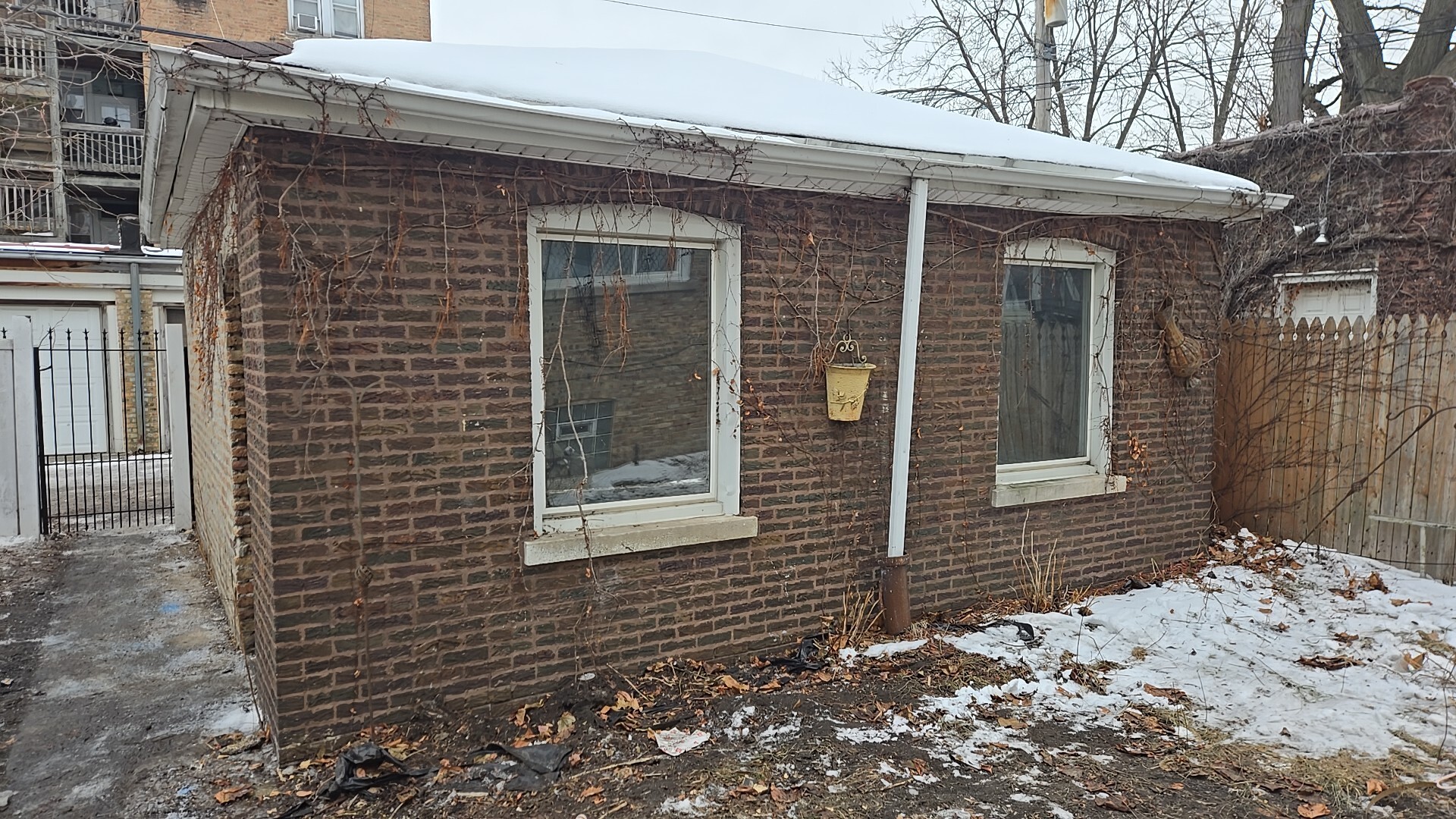 8216 S Rhodes Avenue, Chicago, IL 60619