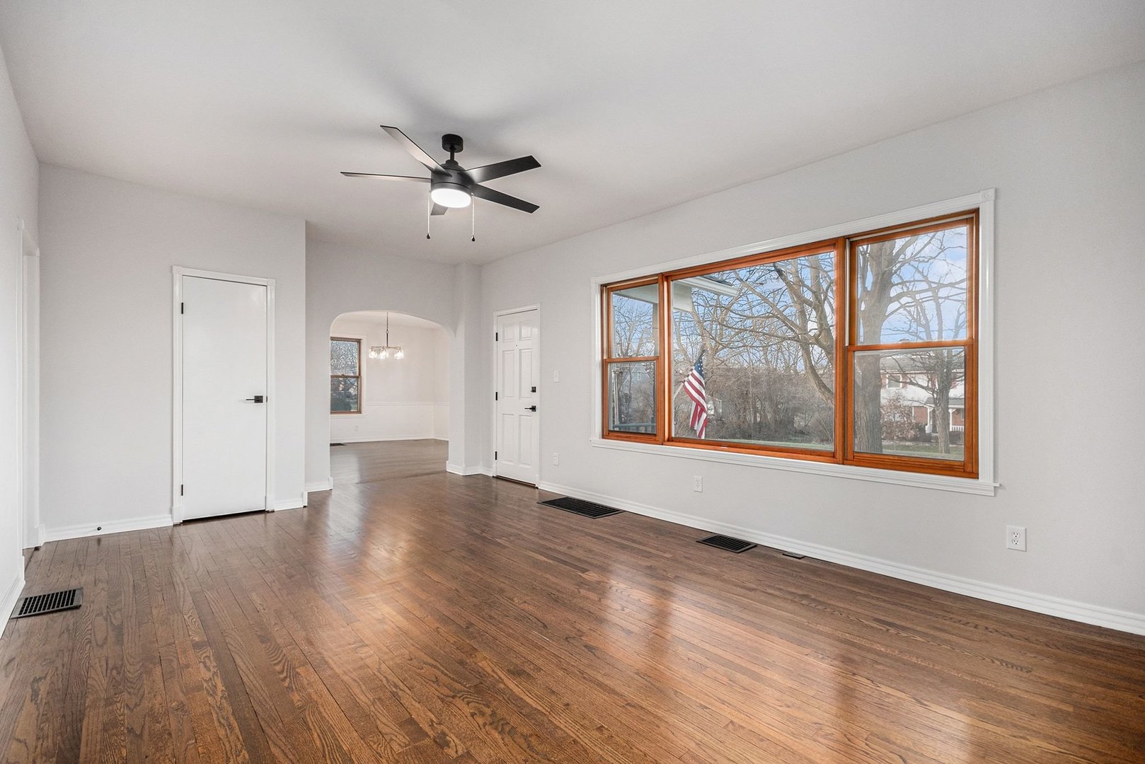 790 Hillview Avenue, West Chicago, IL 60185