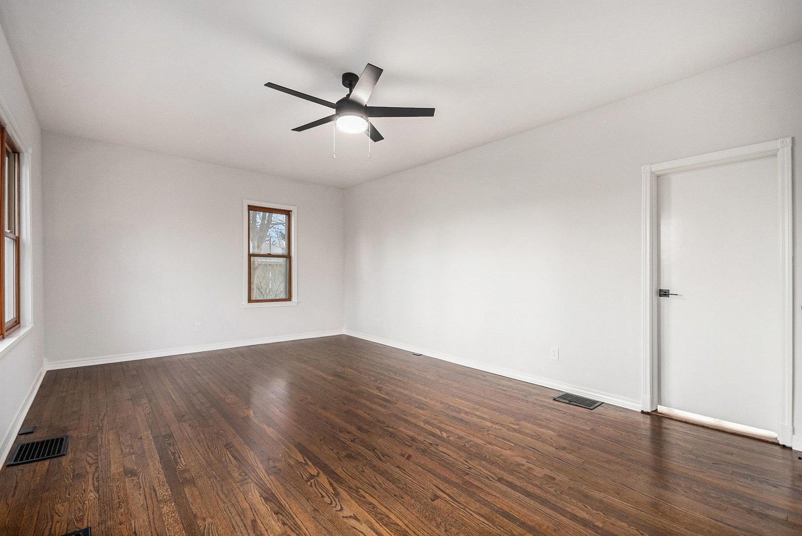 790 Hillview Avenue, West Chicago, IL 60185