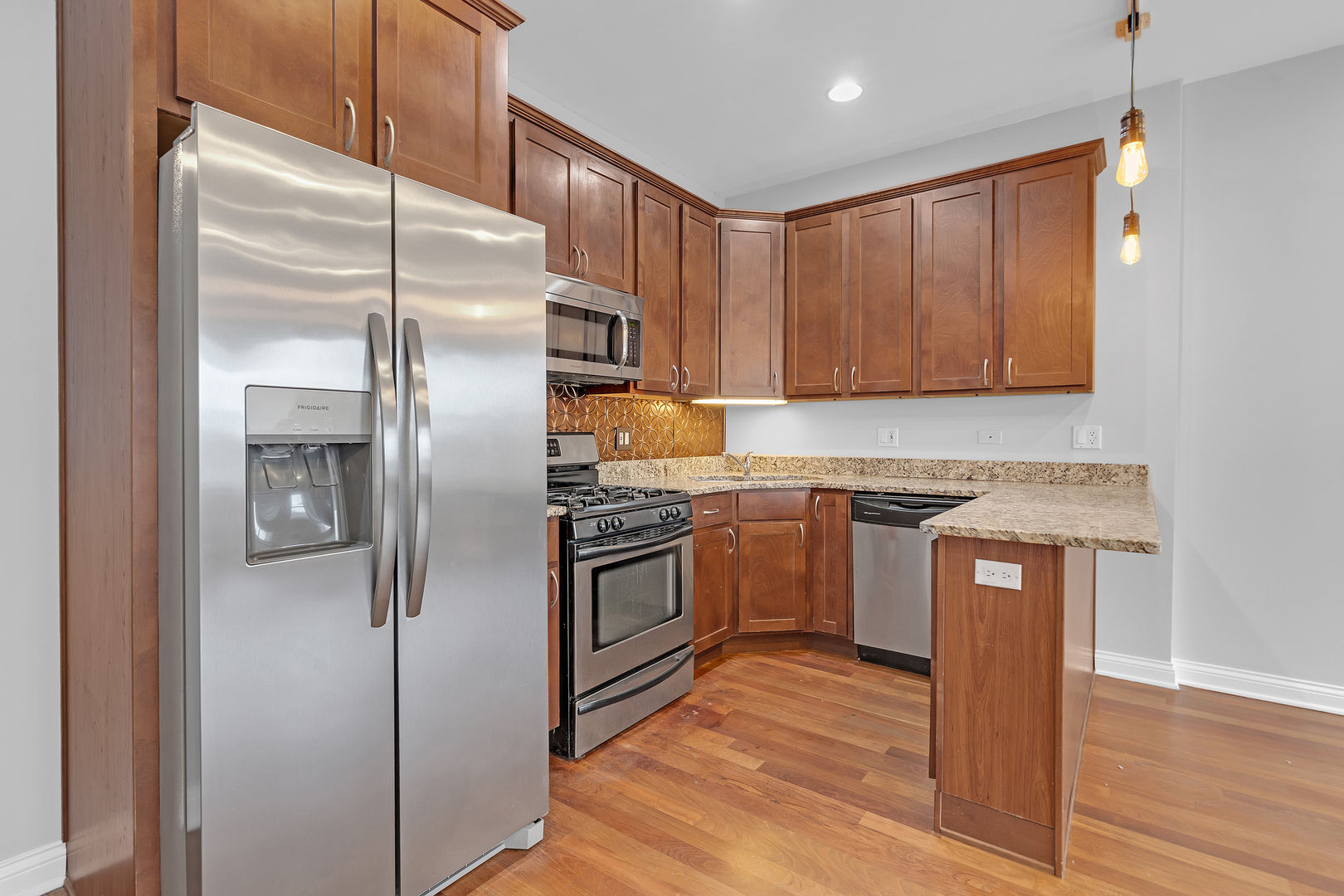 1154 N Kedzie Avenue #402, Chicago, IL 60651