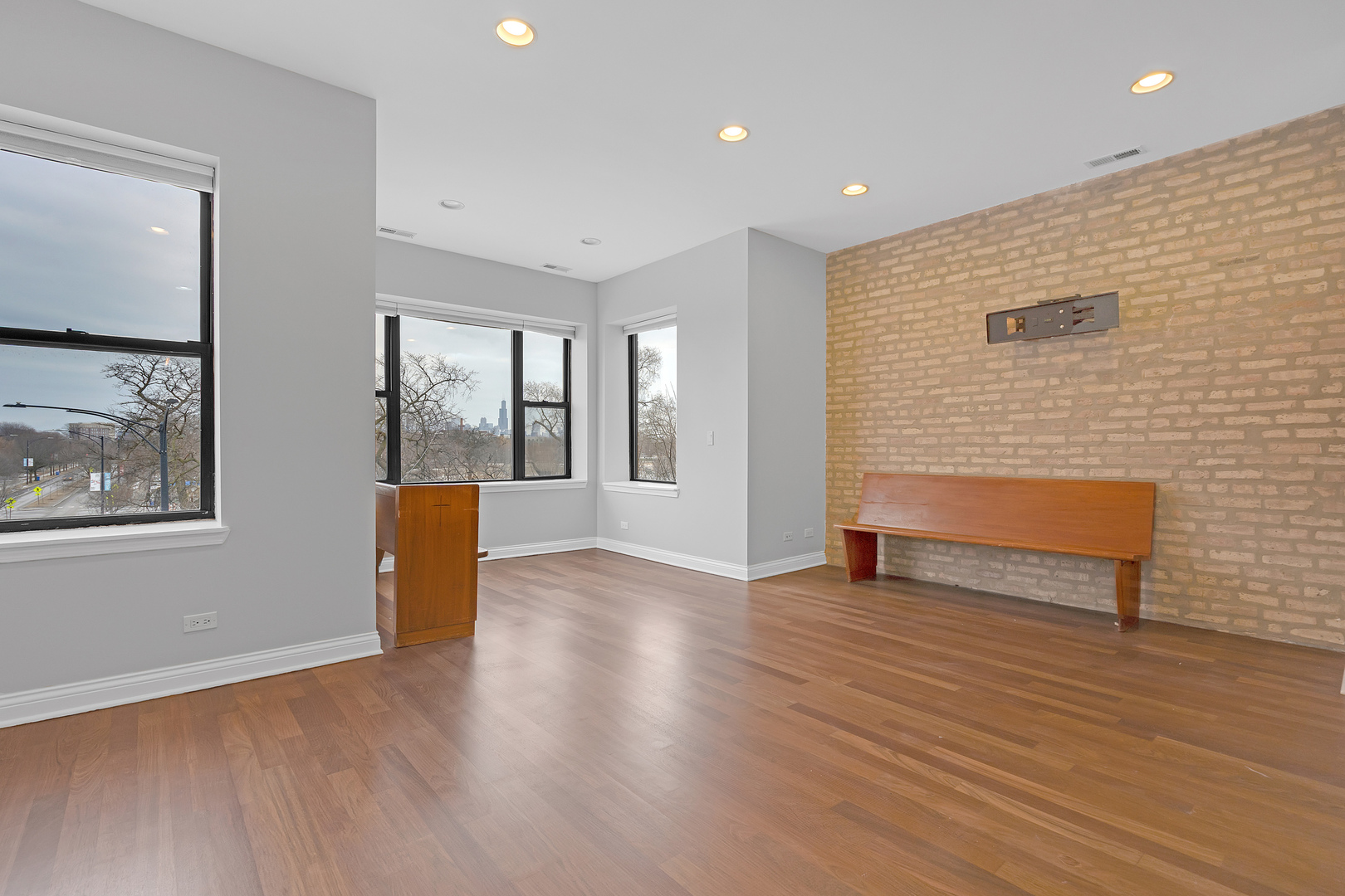 1154 N Kedzie Avenue #402, Chicago, IL 60651