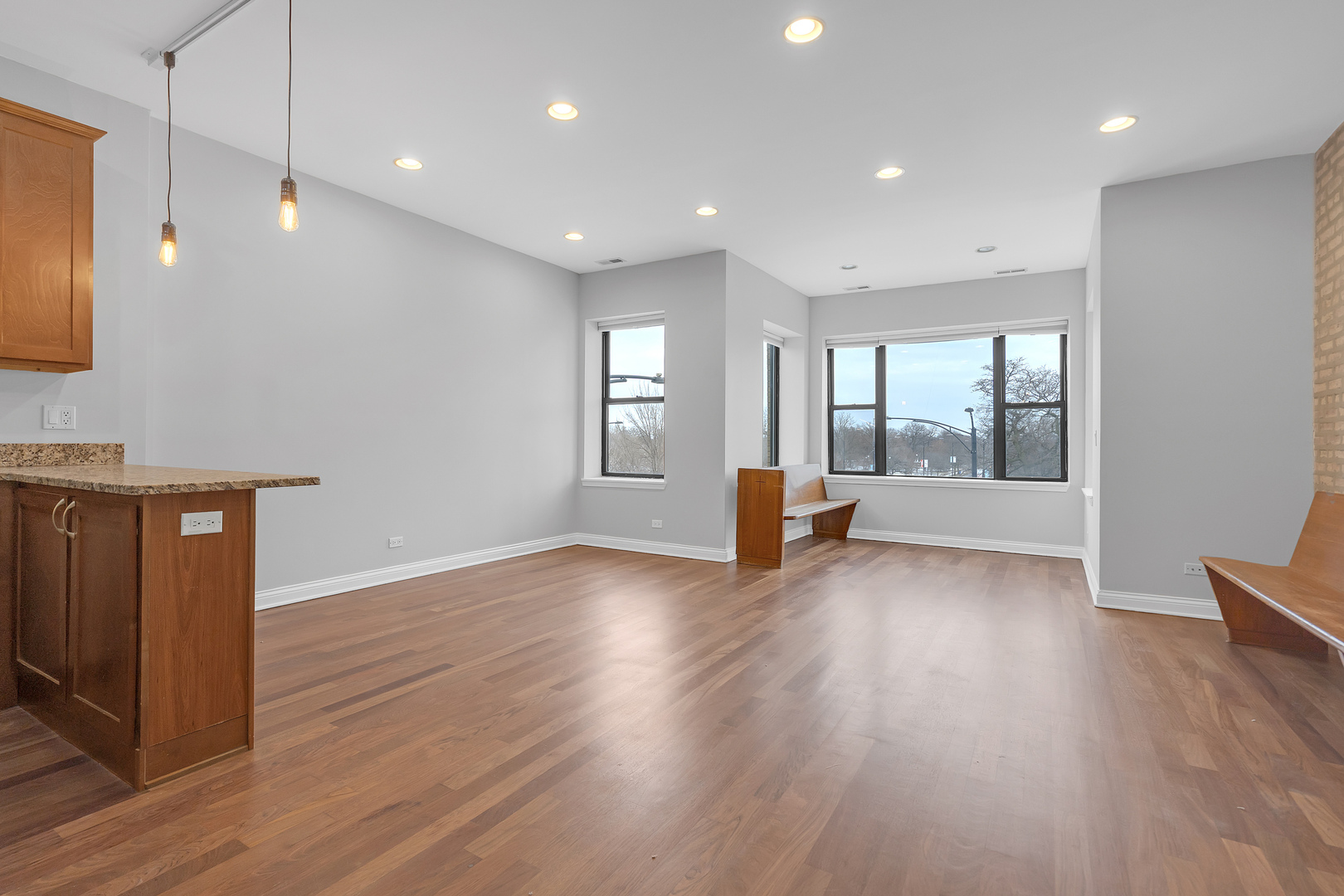 1154 N Kedzie Avenue #402, Chicago, IL 60651