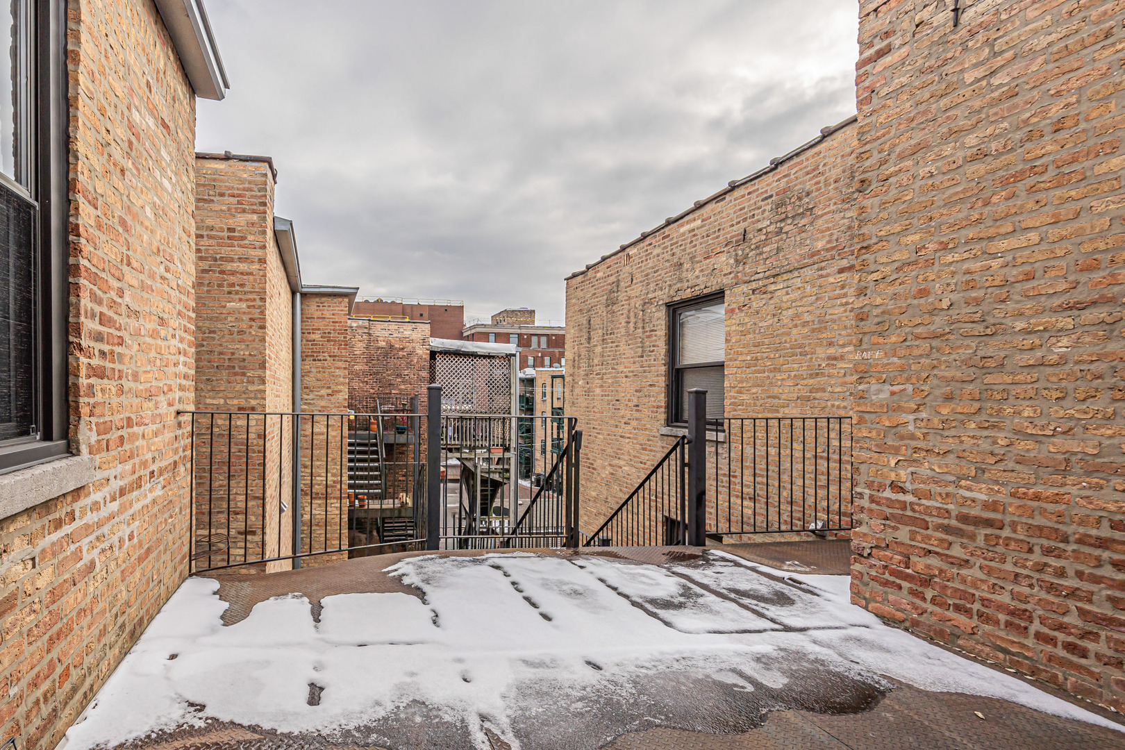 1154 N Kedzie Avenue #402, Chicago, IL 60651