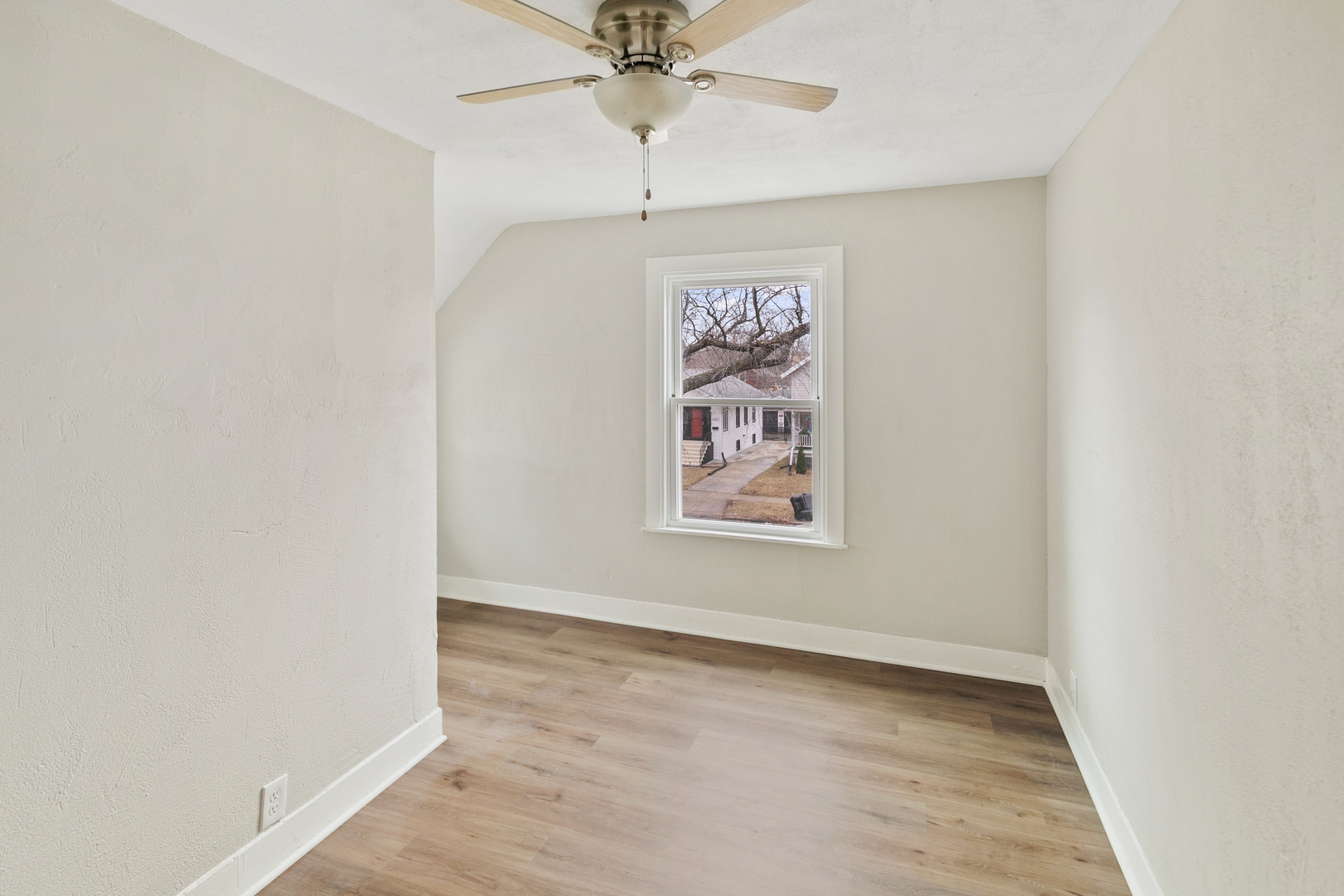 1020 Woodlawn Avenue, Waukegan, IL 60085