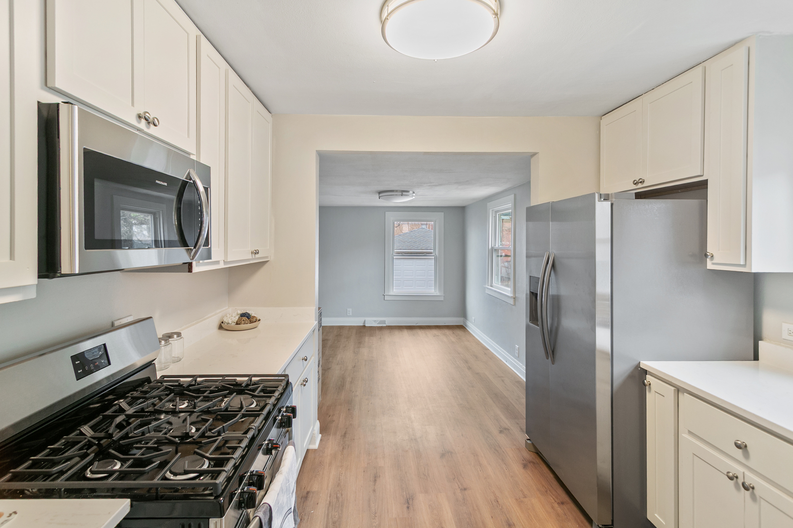 1020 Woodlawn Avenue, Waukegan, IL 60085