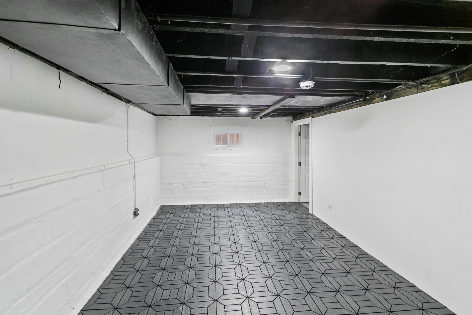 1020 Woodlawn Avenue, Waukegan, IL 60085