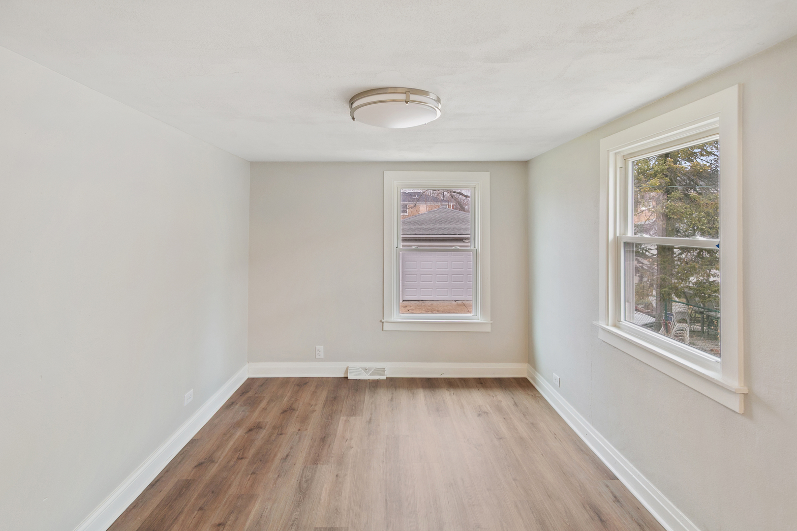 1020 Woodlawn Avenue, Waukegan, IL 60085