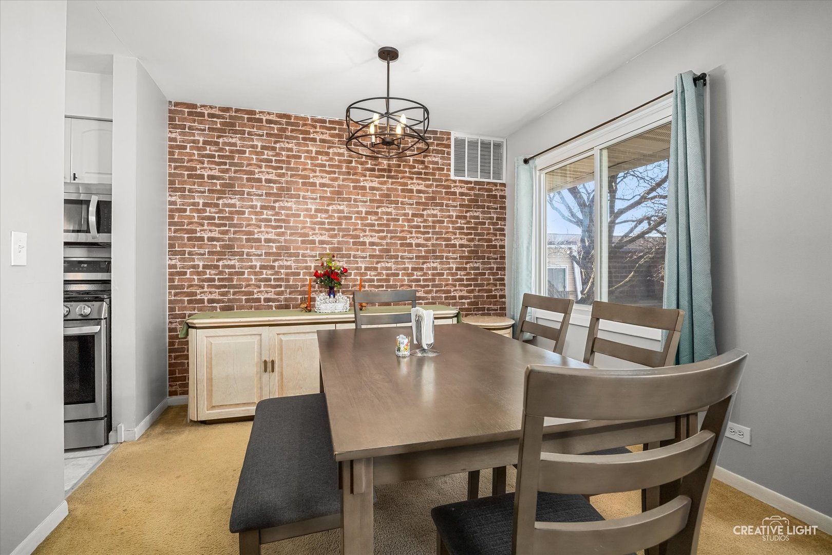 2928 Roberts Drive #8, Woodridge, IL 60517