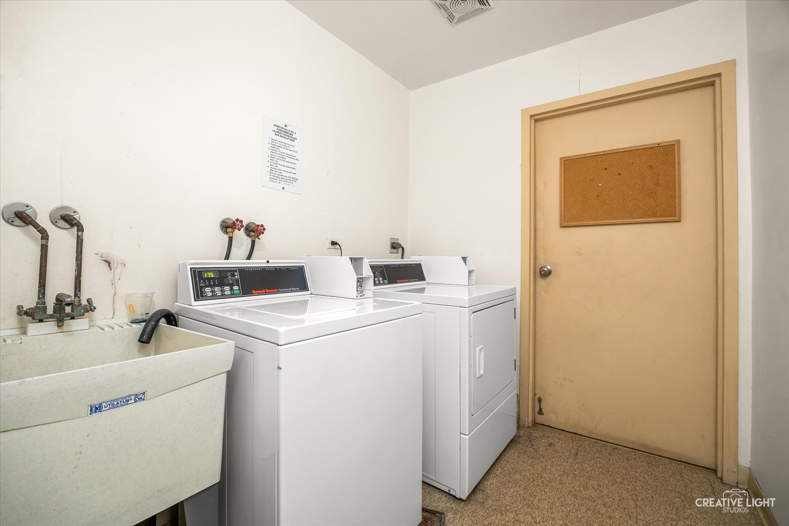 2928 Roberts Drive #8, Woodridge, IL 60517