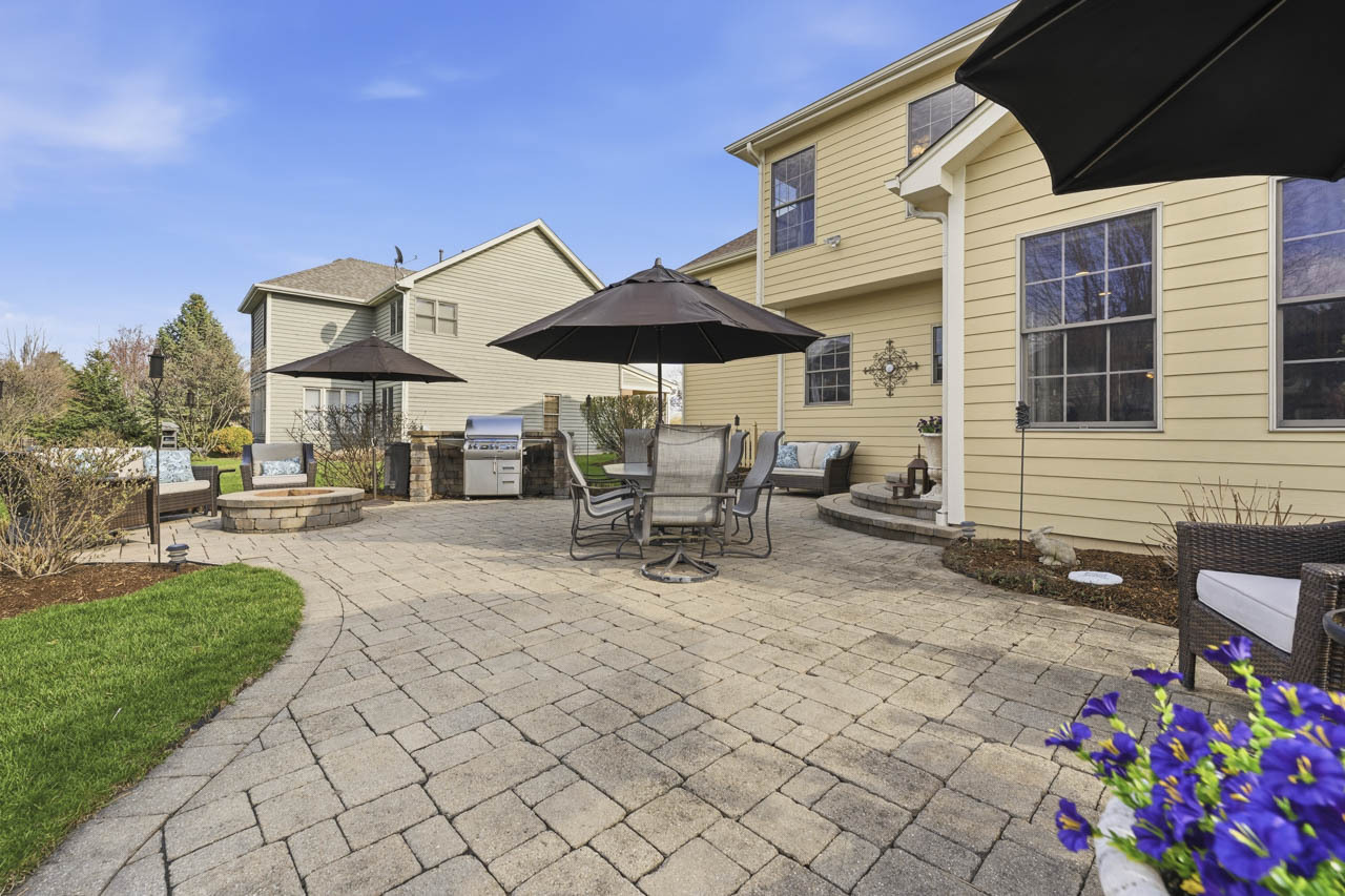 40W378 Francis Bret Harte Street, St. Charles, IL 60175