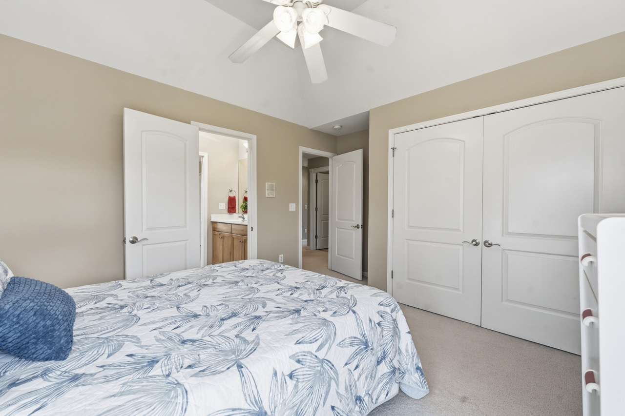 40W378 Francis Bret Harte Street, St. Charles, IL 60175