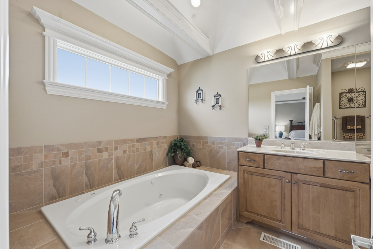 40W378 Francis Bret Harte Street, St. Charles, IL 60175