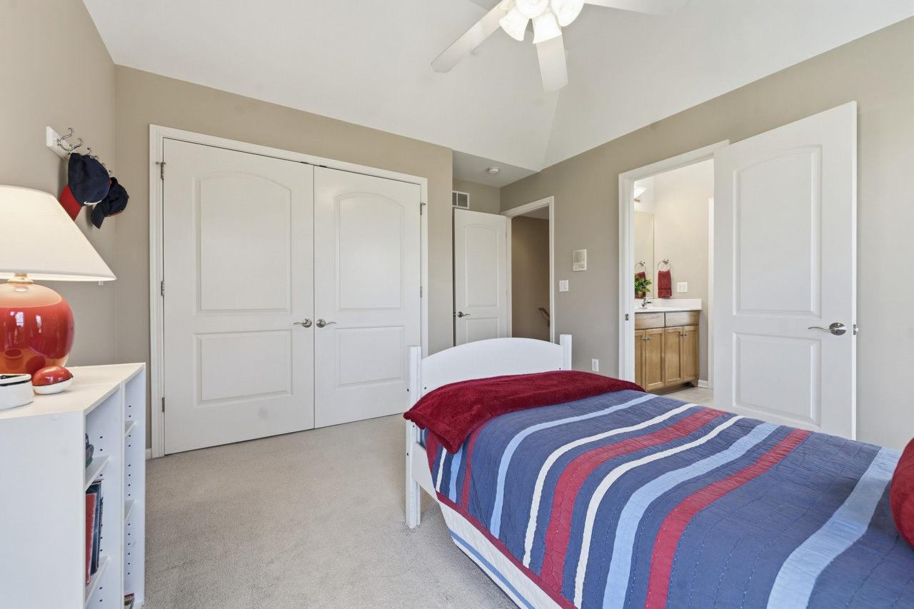 40W378 Francis Bret Harte Street, St. Charles, IL 60175