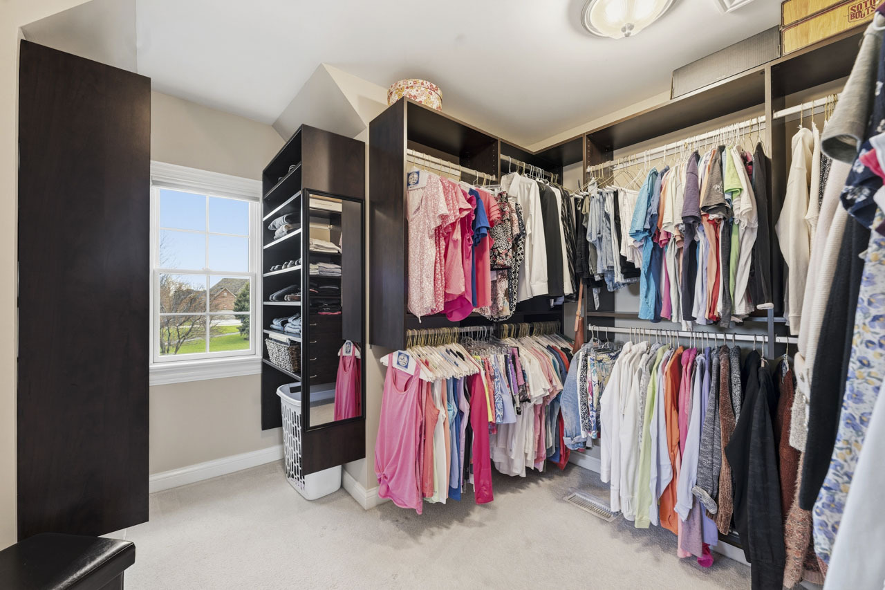 40W378 Francis Bret Harte Street, St. Charles, IL 60175