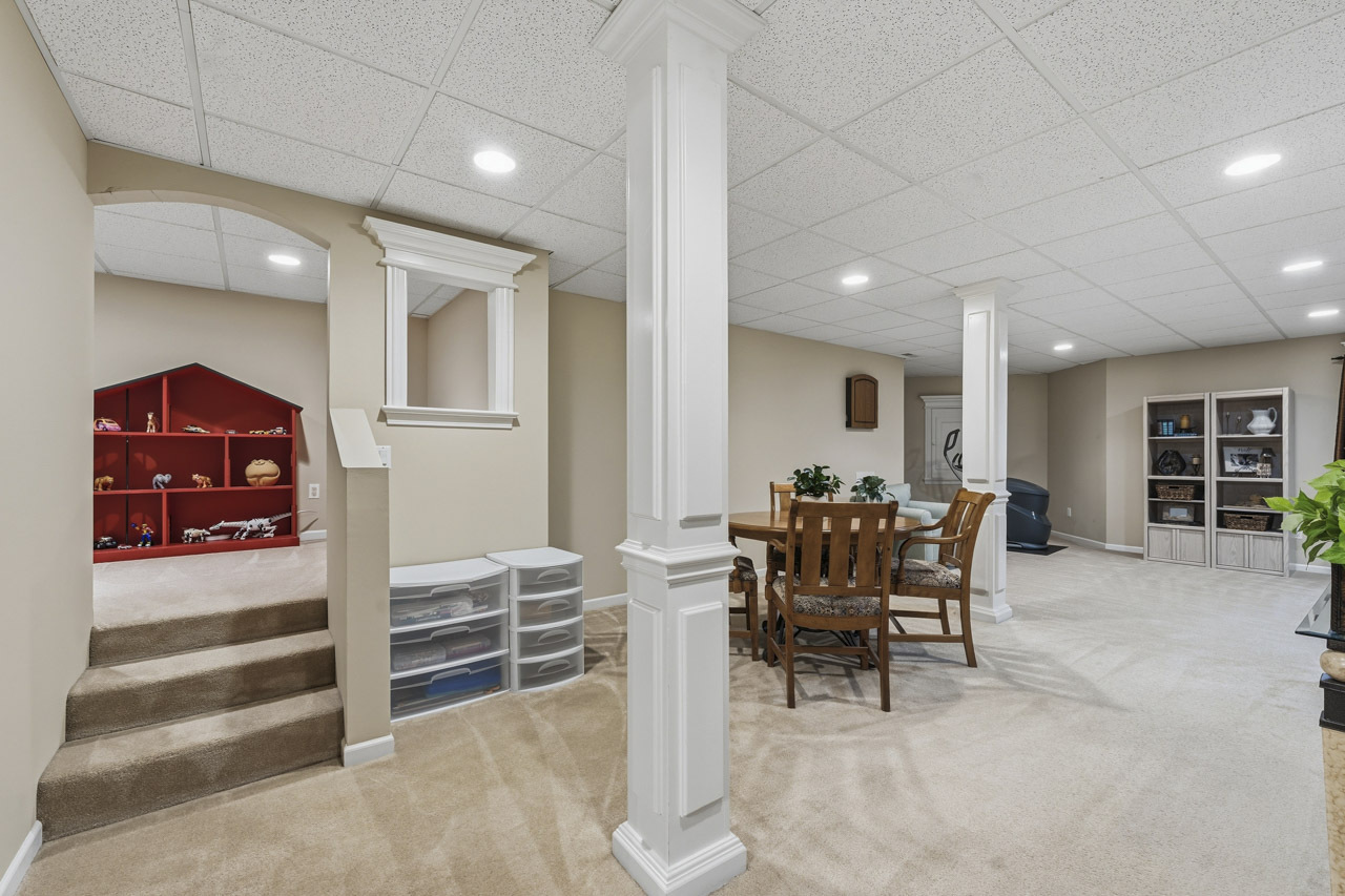 40W378 Francis Bret Harte Street, St. Charles, IL 60175