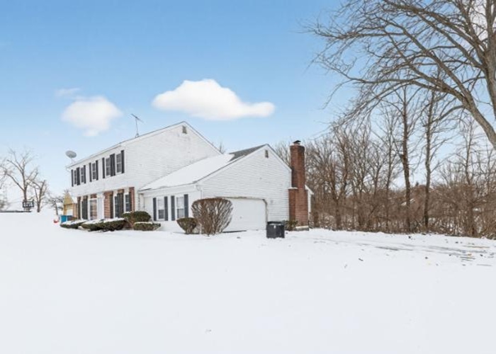 25042 S Whispering Oaks Lane, Crete, IL 60417