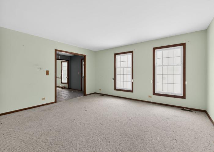 25042 S Whispering Oaks Lane, Crete, IL 60417