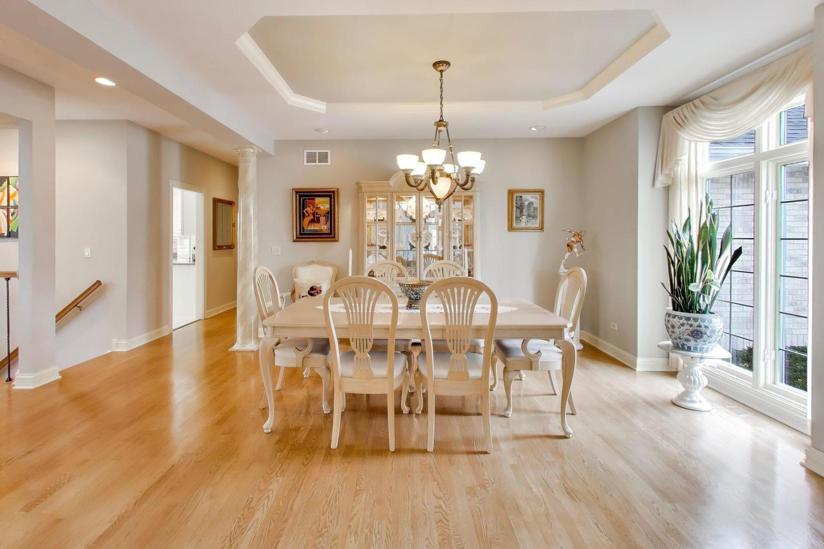 18 Rosewood Drive, Hawthorn Woods, IL 60047