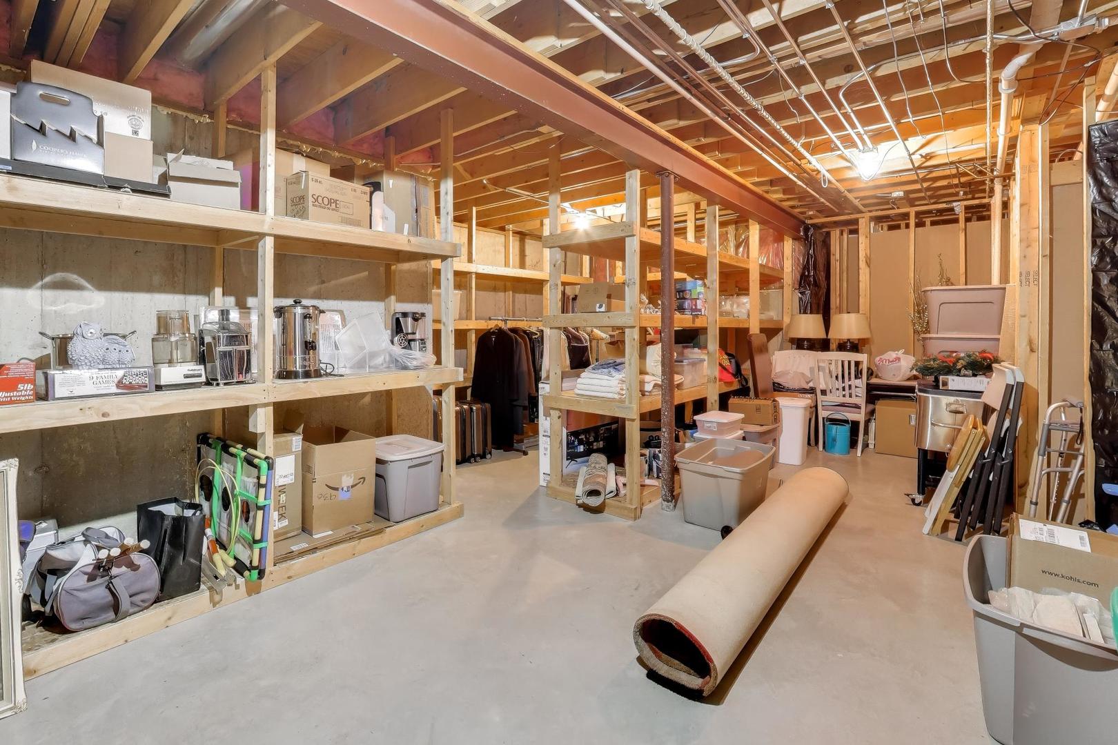 18 Rosewood Drive, Hawthorn Woods, IL 60047