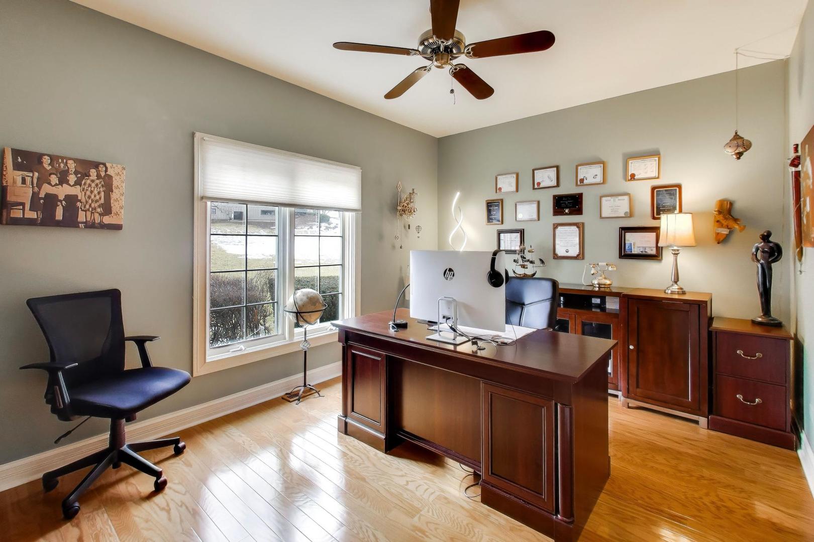 18 Rosewood Drive, Hawthorn Woods, IL 60047