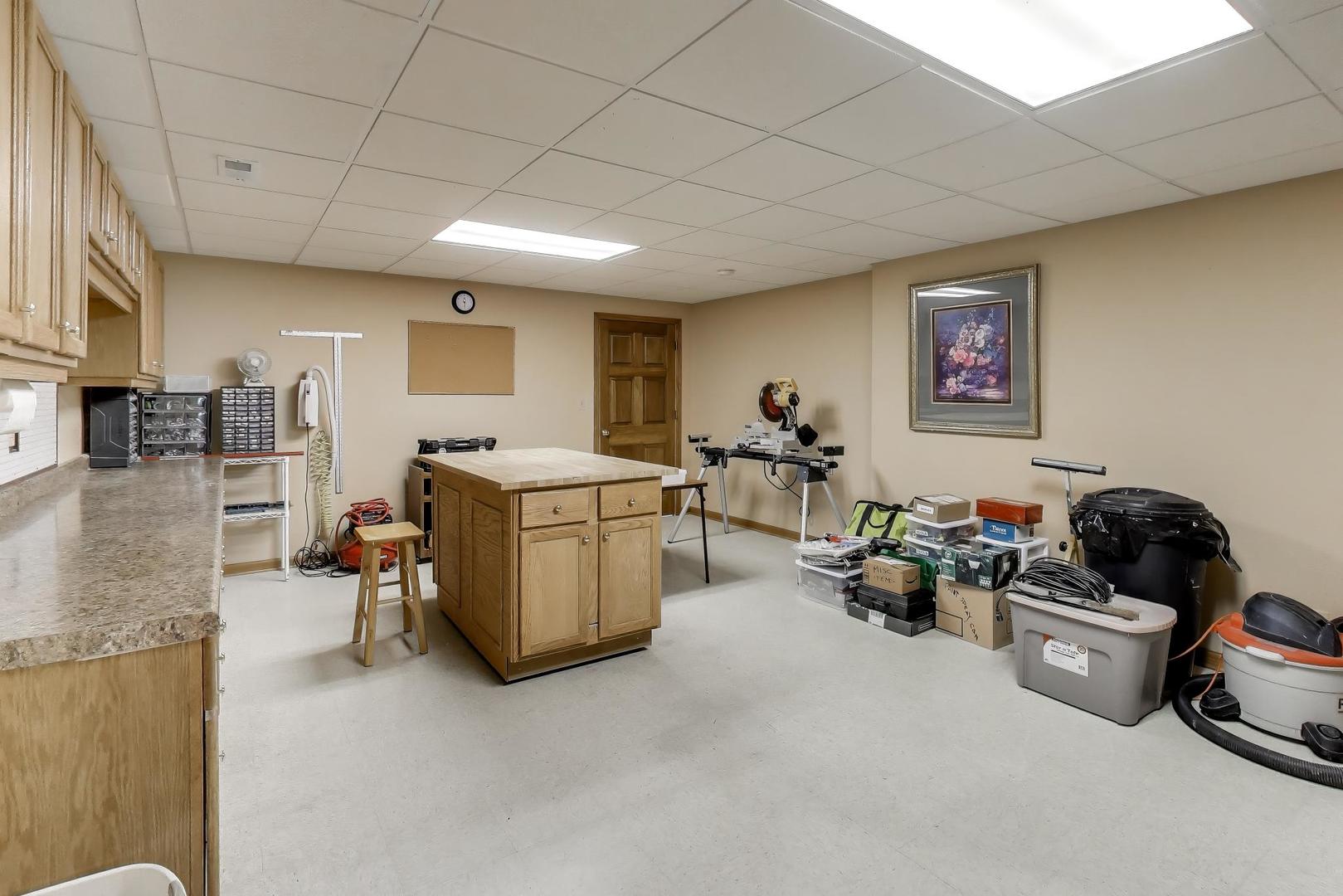 18 Rosewood Drive, Hawthorn Woods, IL 60047