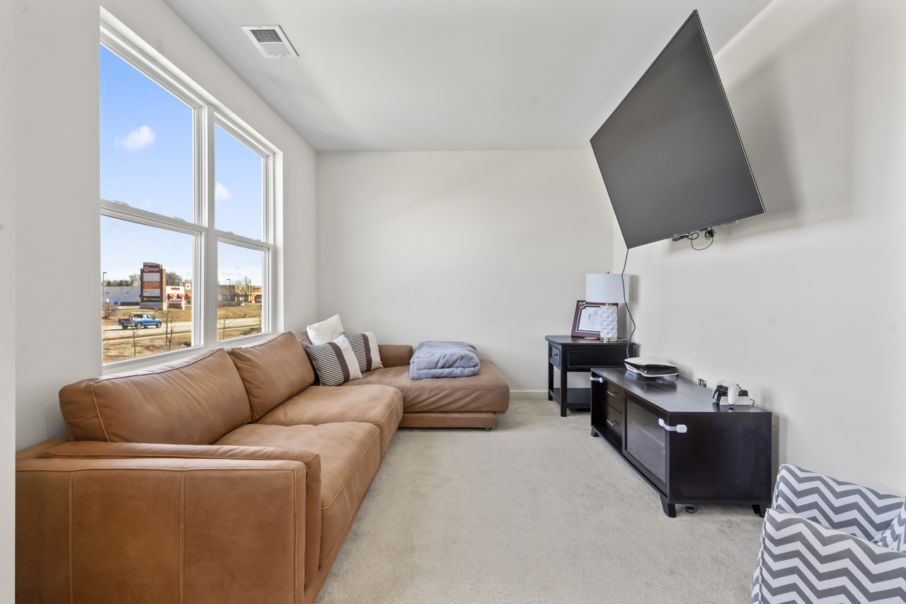 3211 Semple Way, Mundelein, IL 60060