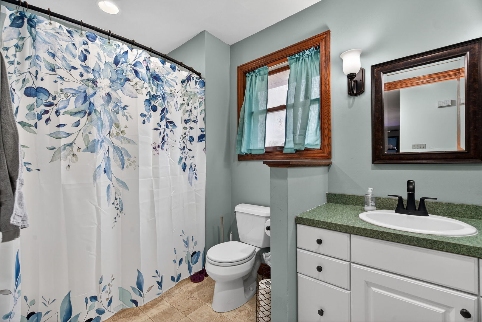 1707 N 2479th Road, Ottawa, IL 61350