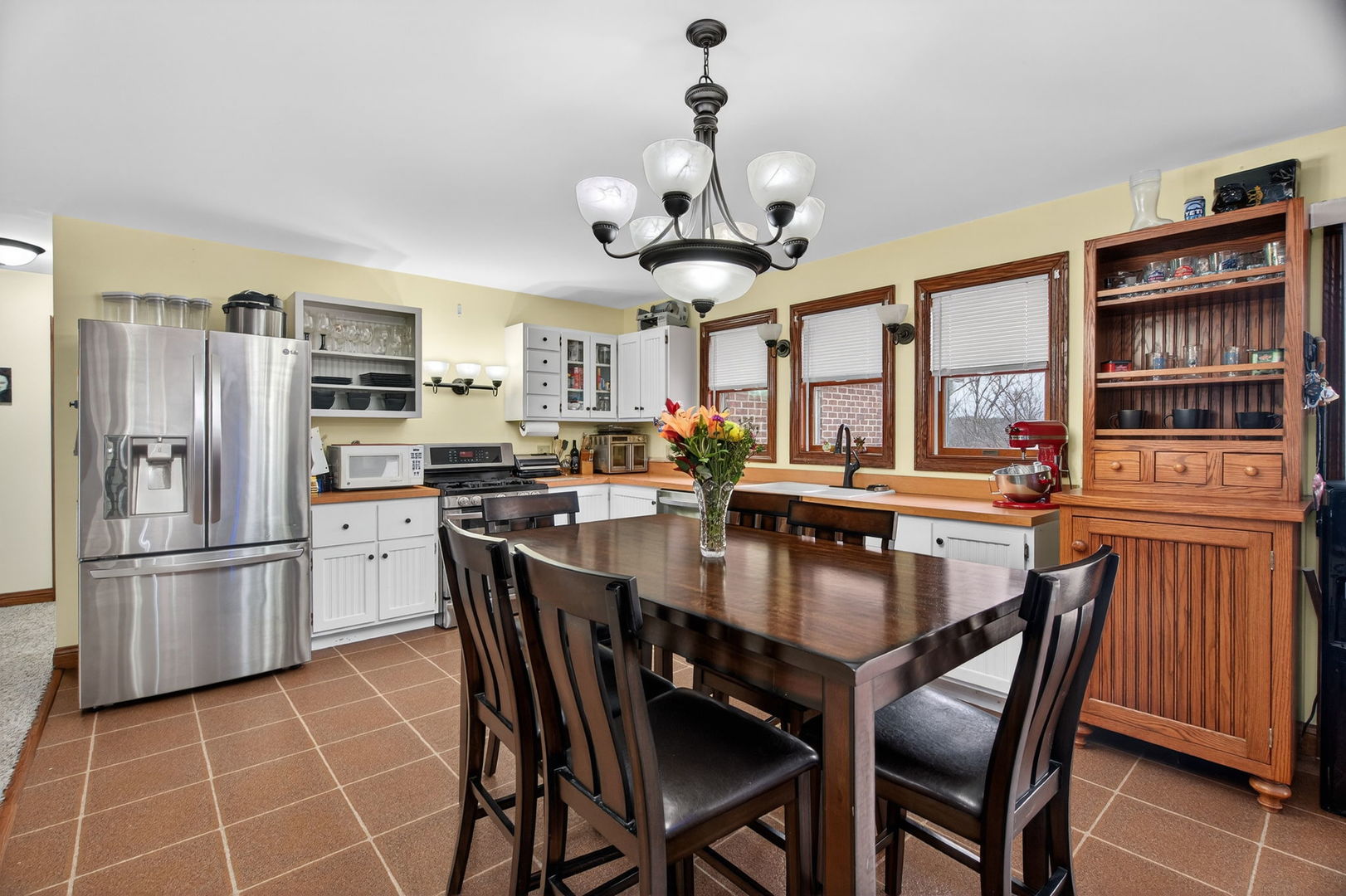 1707 N 2479th Road, Ottawa, IL 61350