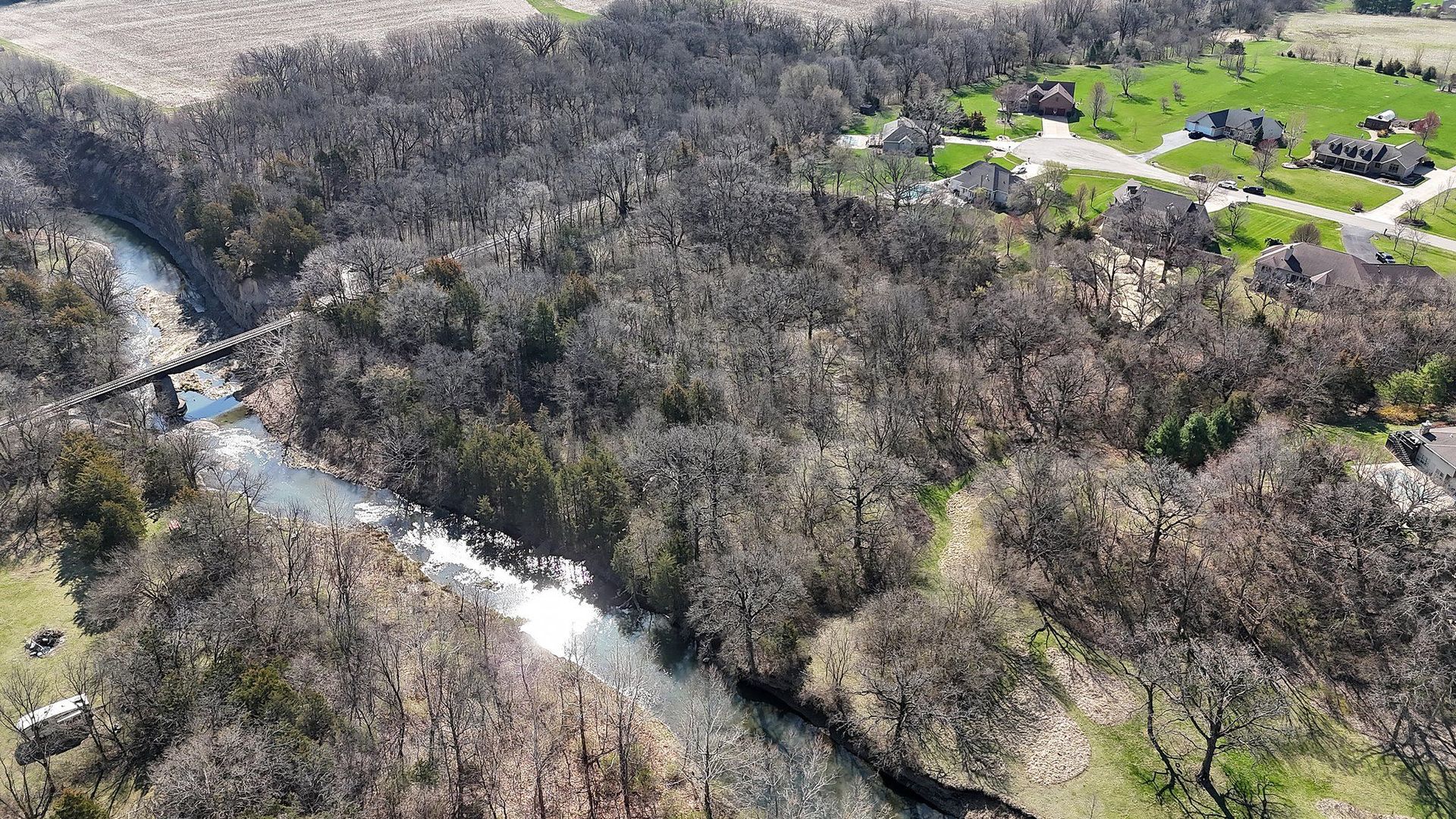 1707 N 2479th Road, Ottawa, IL 61350