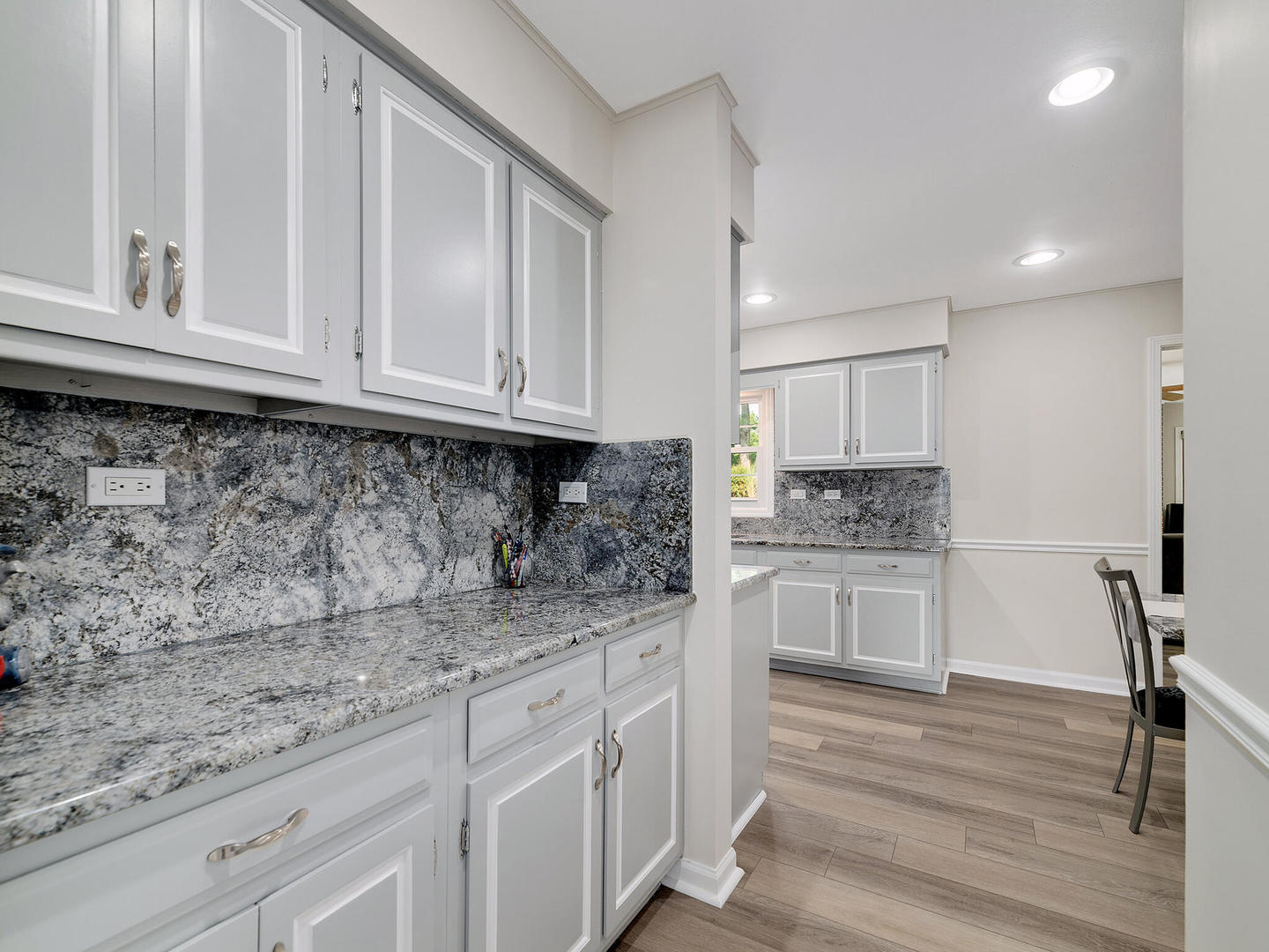 2043 Spring Green Drive, Wheaton, IL 60189