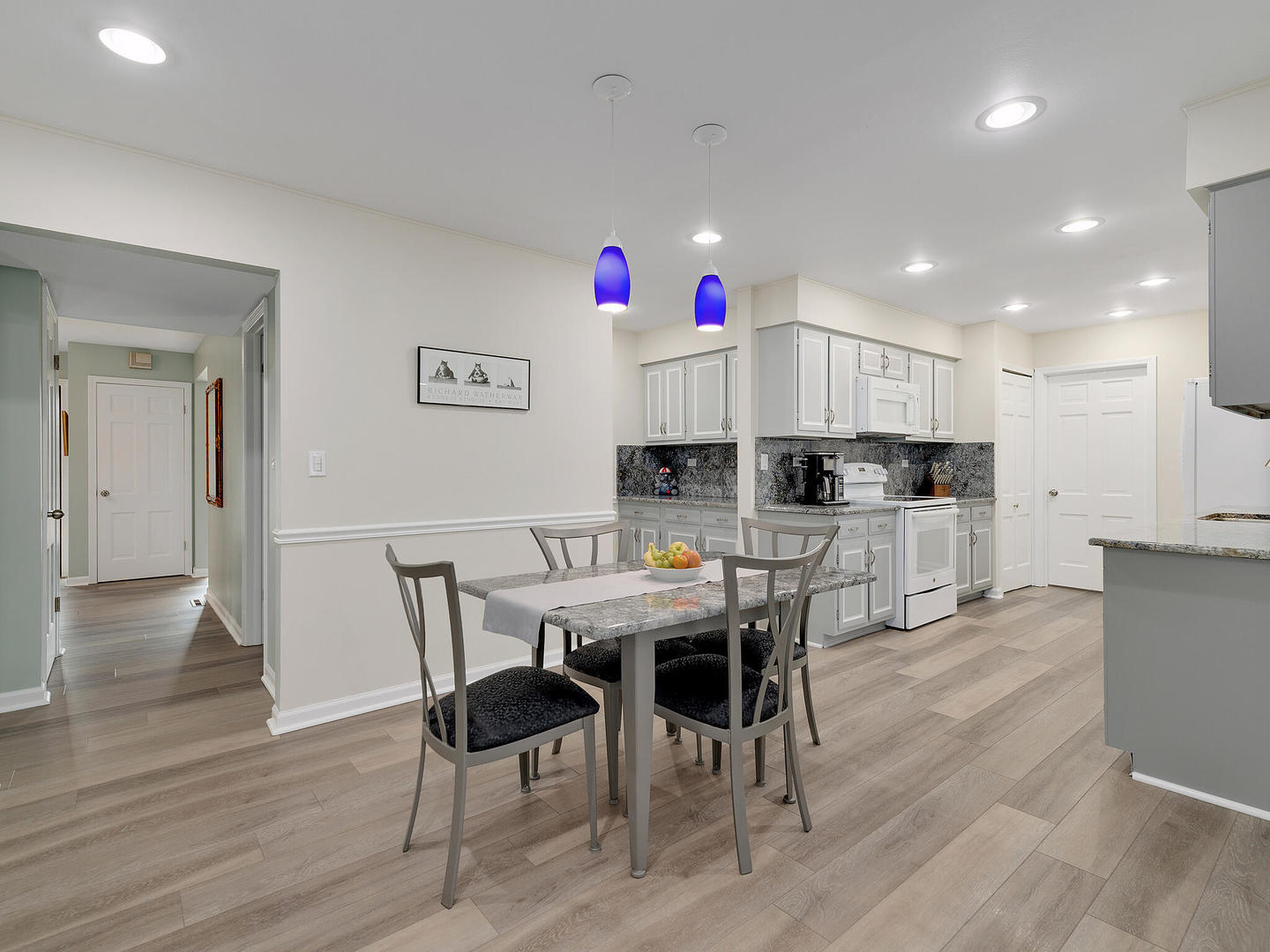 2043 Spring Green Drive, Wheaton, IL 60189