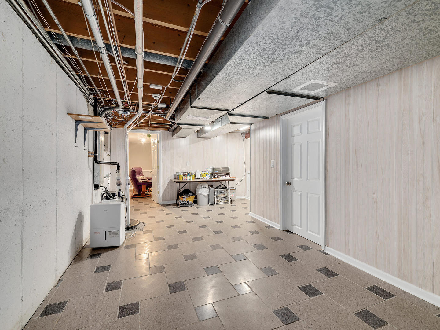 2043 Spring Green Drive, Wheaton, IL 60189