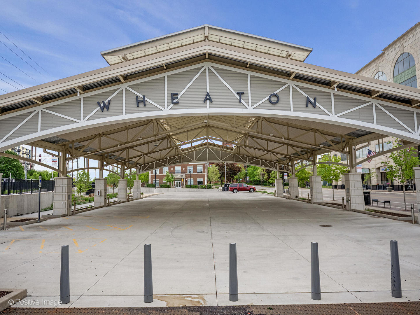 2043 Spring Green Drive, Wheaton, IL 60189