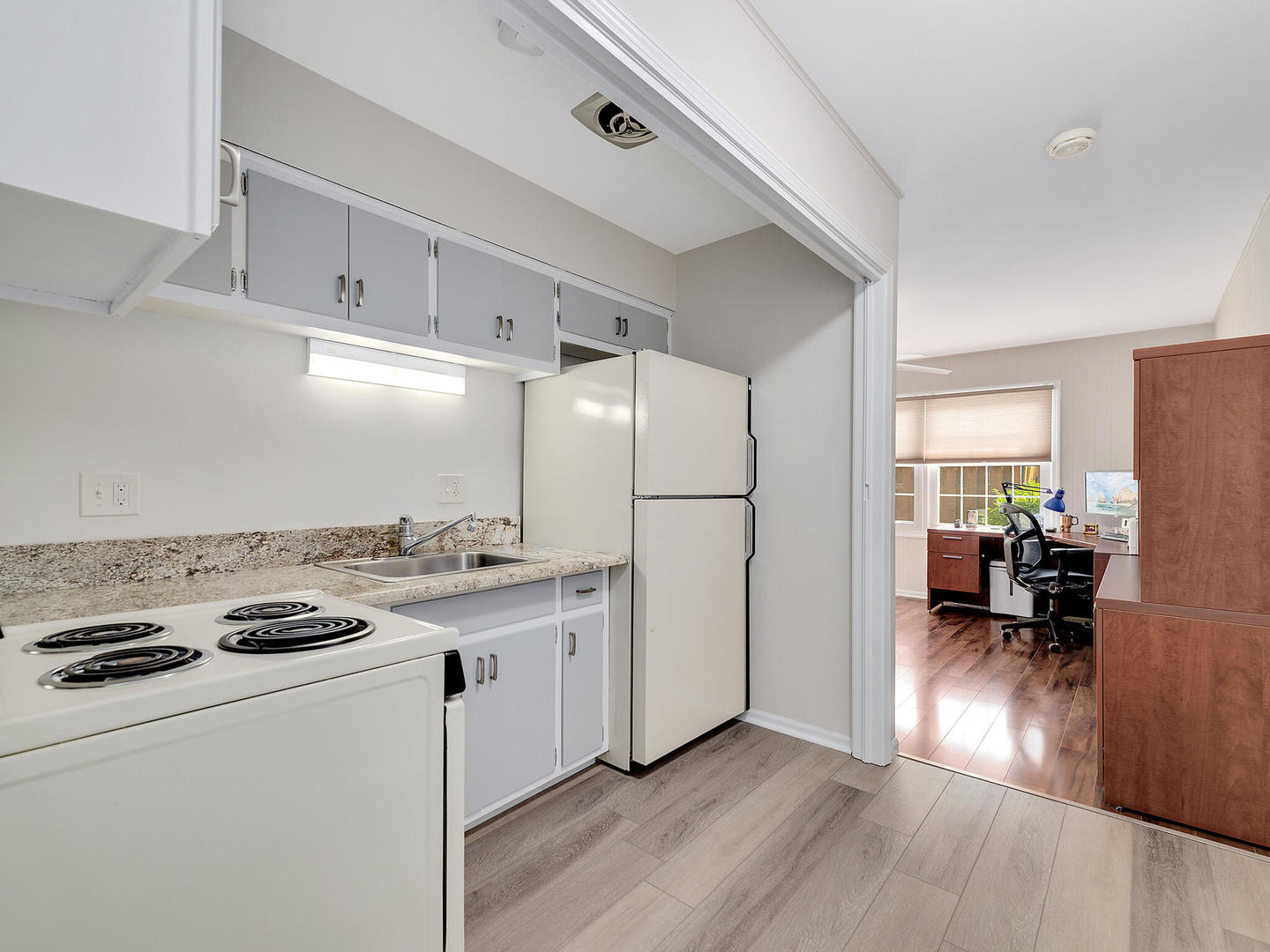 2043 Spring Green Drive, Wheaton, IL 60189