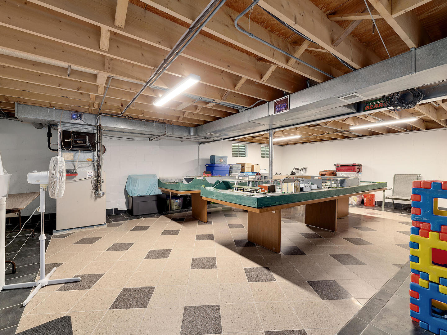 2043 Spring Green Drive, Wheaton, IL 60189