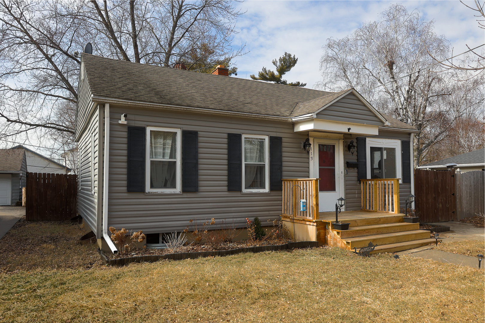 113 S Westlawn Avenue, Aurora, IL 60506