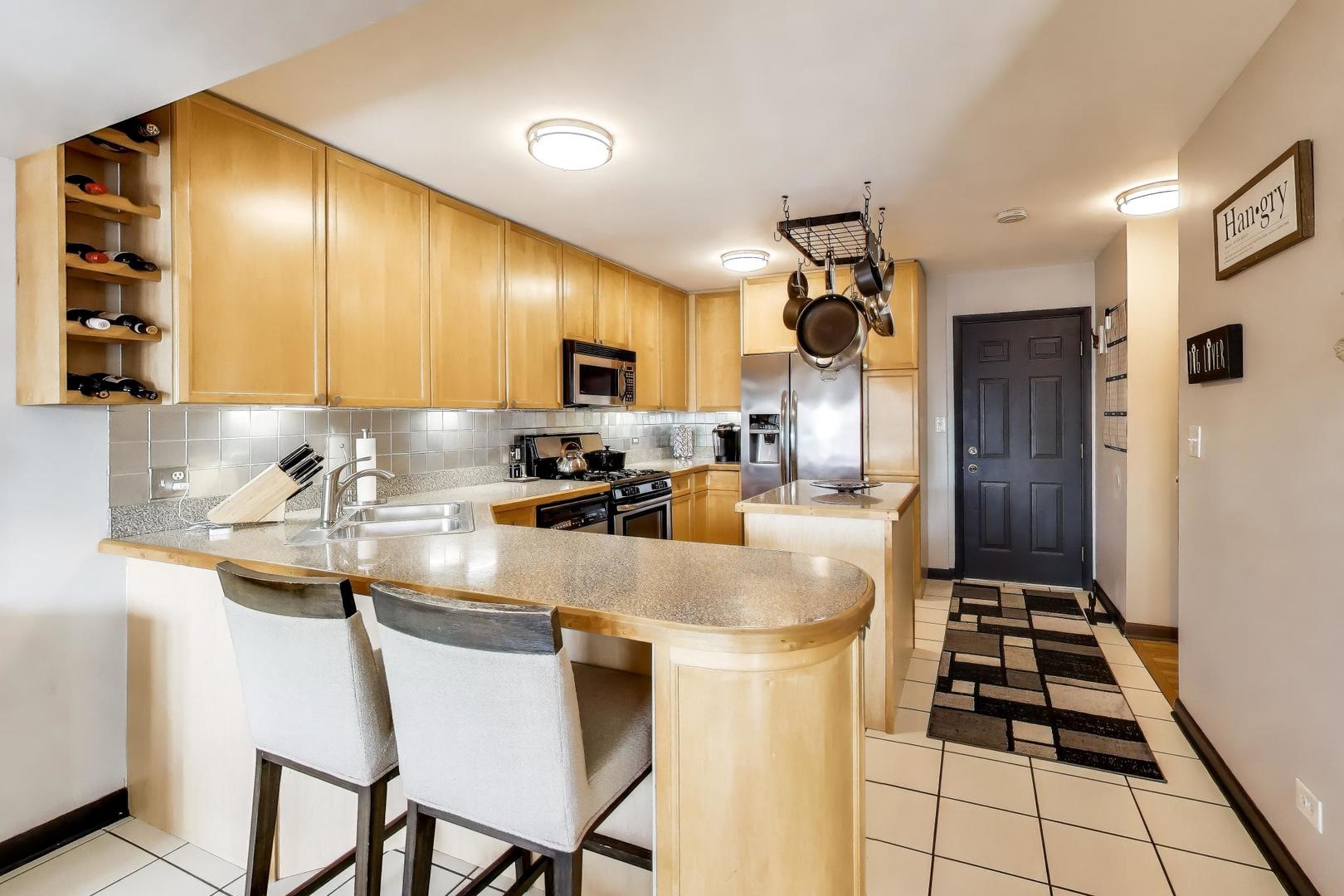 1015 E Wilson Avenue #7, Lombard, IL 60148