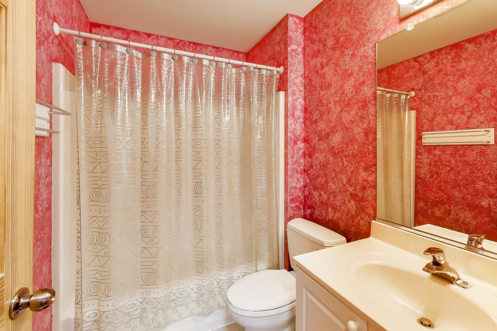 1015 E Wilson Avenue #7, Lombard, IL 60148