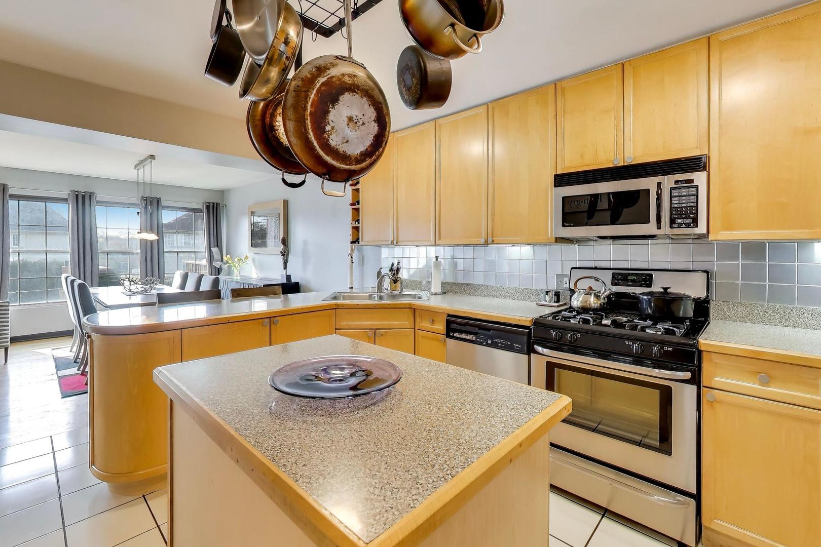 1015 E Wilson Avenue #7, Lombard, IL 60148