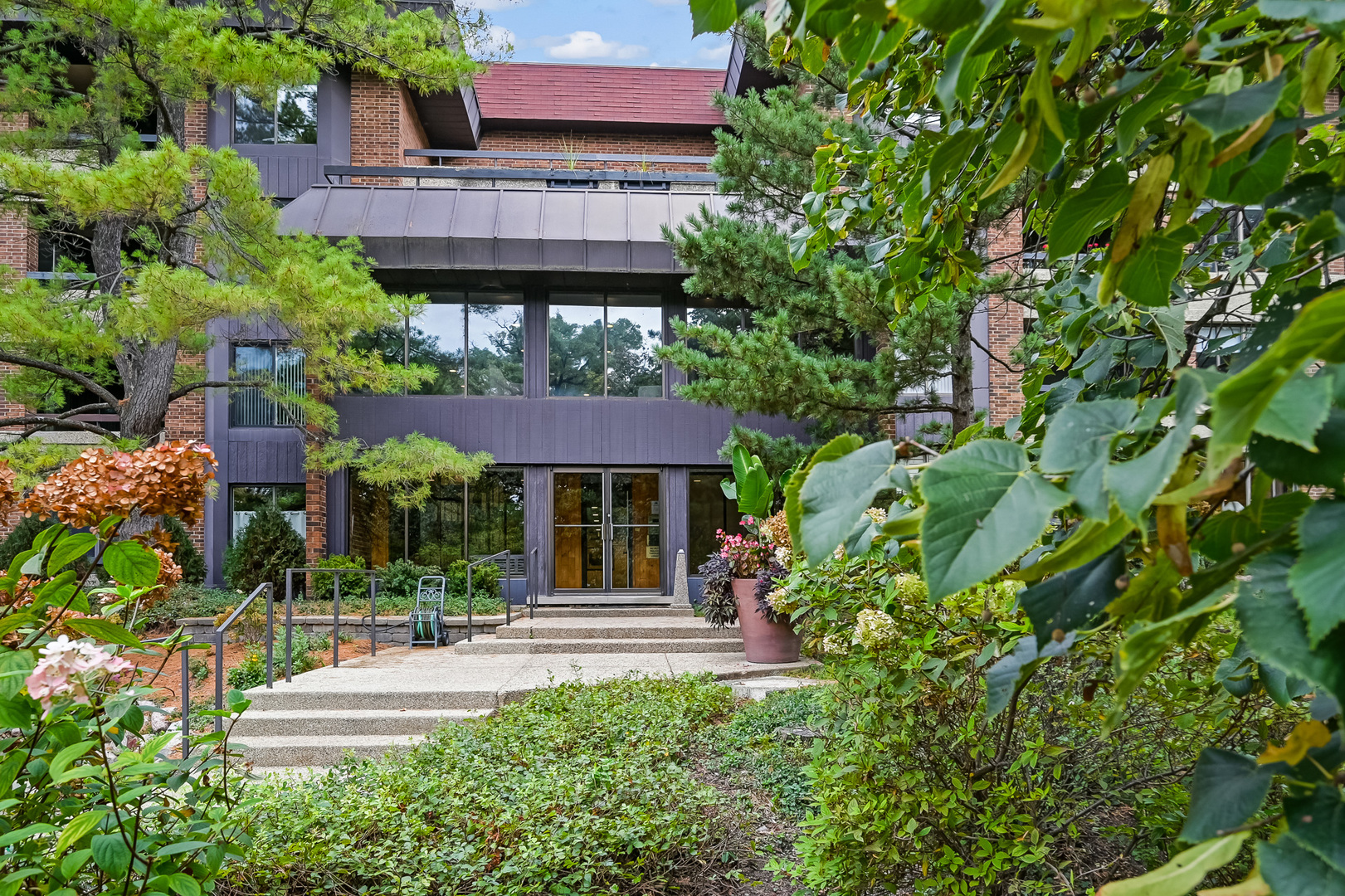 1409 Burr Oak Road #111A, Hinsdale, IL 60521