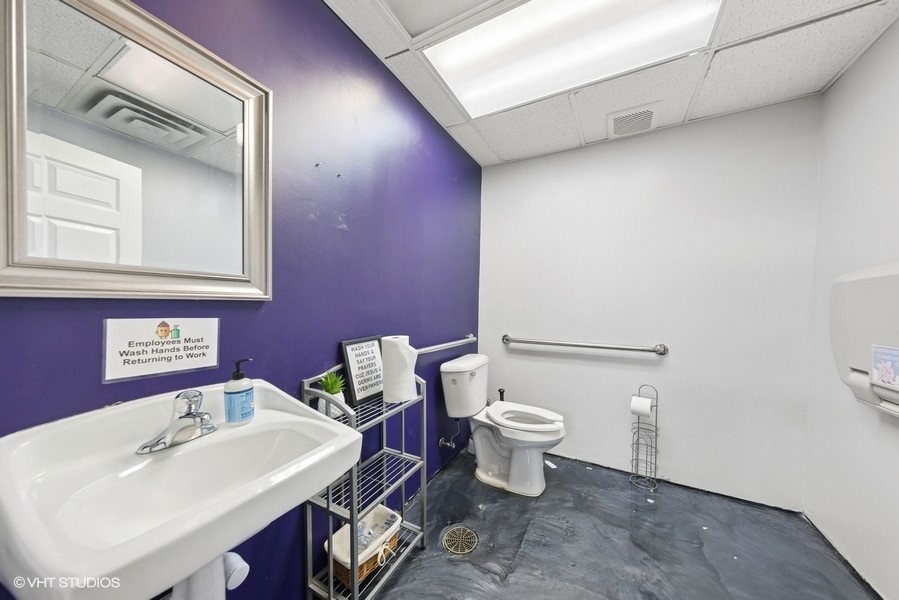 800 W Broadway Street, Bradley, IL 60915