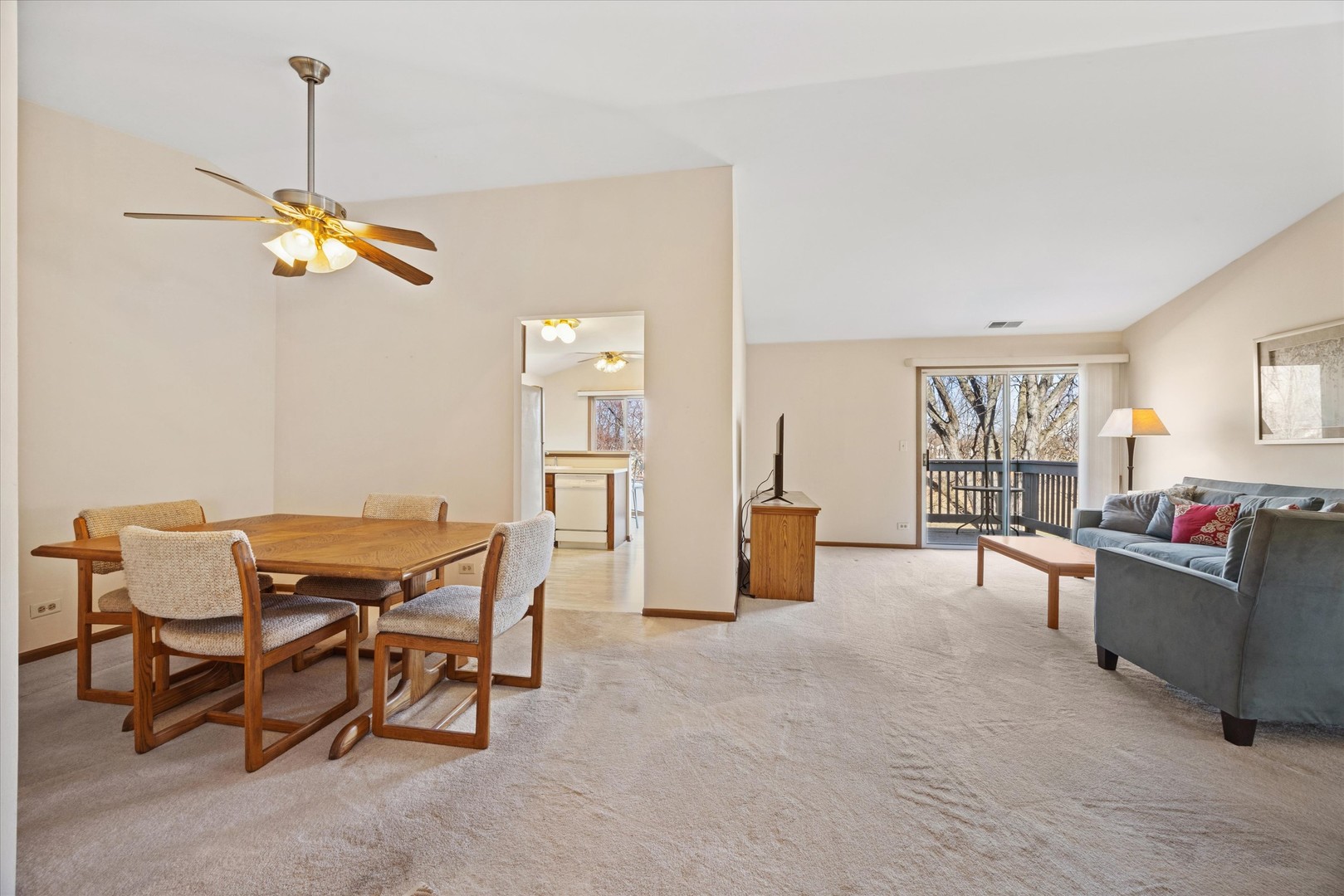2245 PETWORTH Court #202C, Naperville, IL 60565