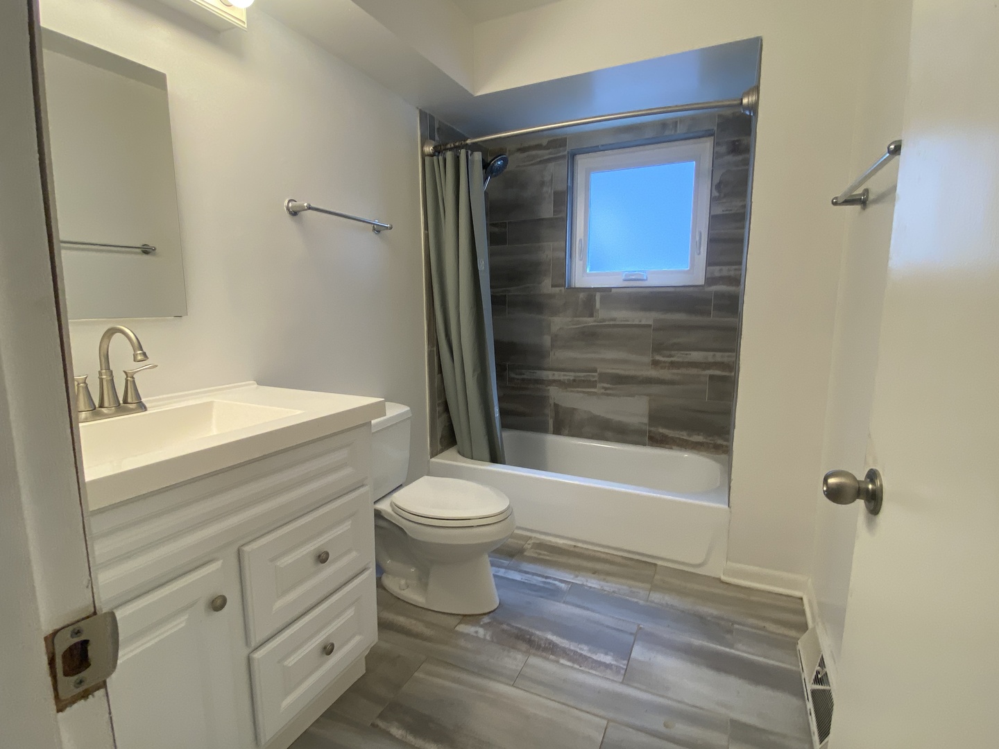 426 E Berteau Avenue, Elmhurst, IL 60126