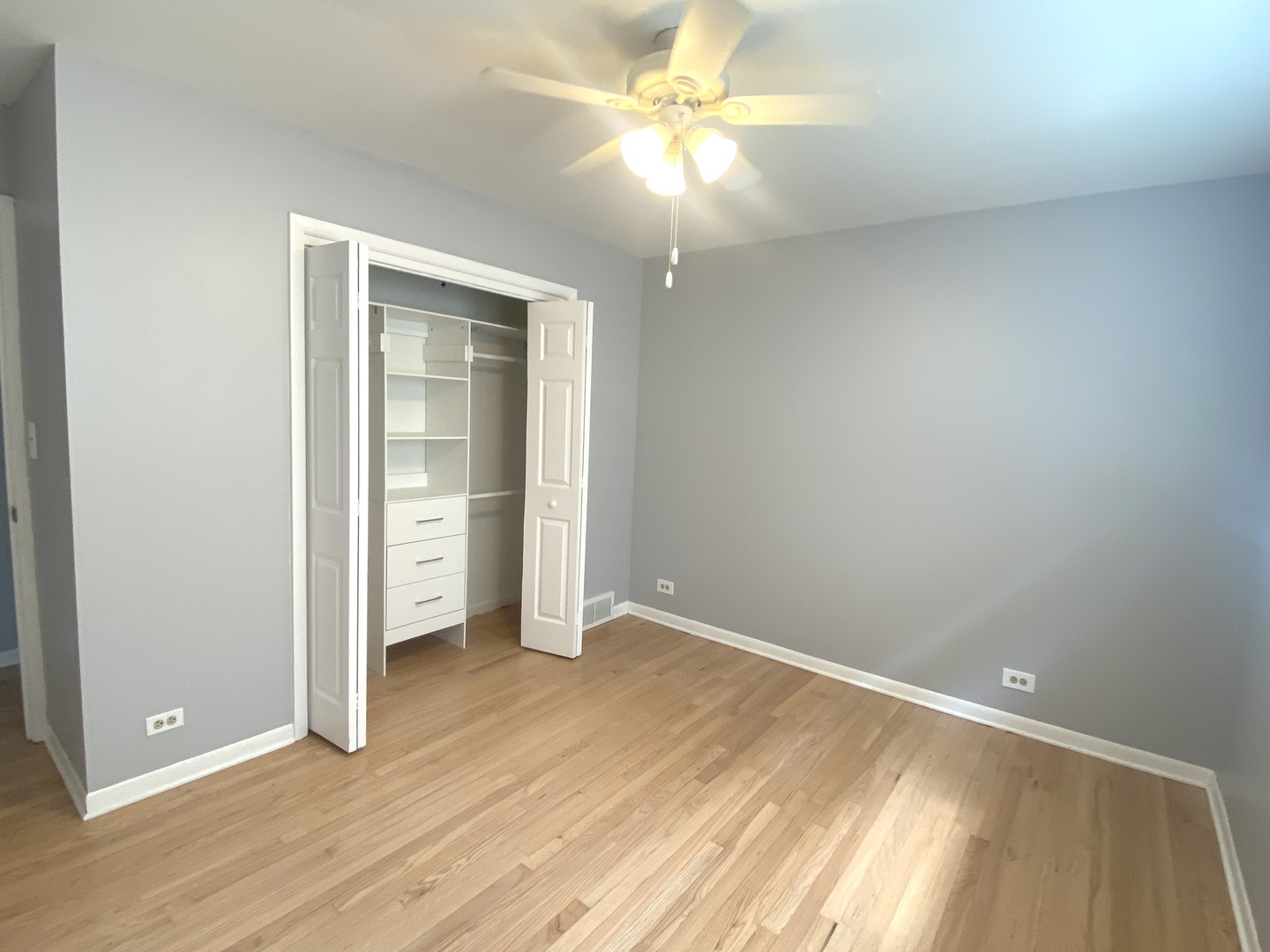 426 E Berteau Avenue, Elmhurst, IL 60126