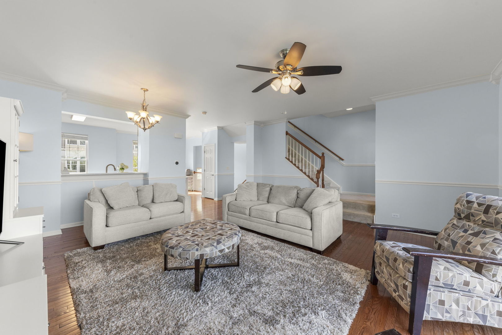 341 N Commerce Street, Aurora, IL 60504