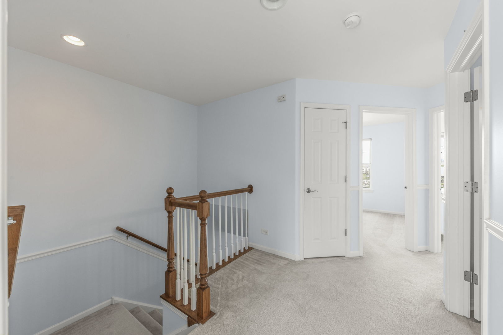 341 N Commerce Street, Aurora, IL 60504