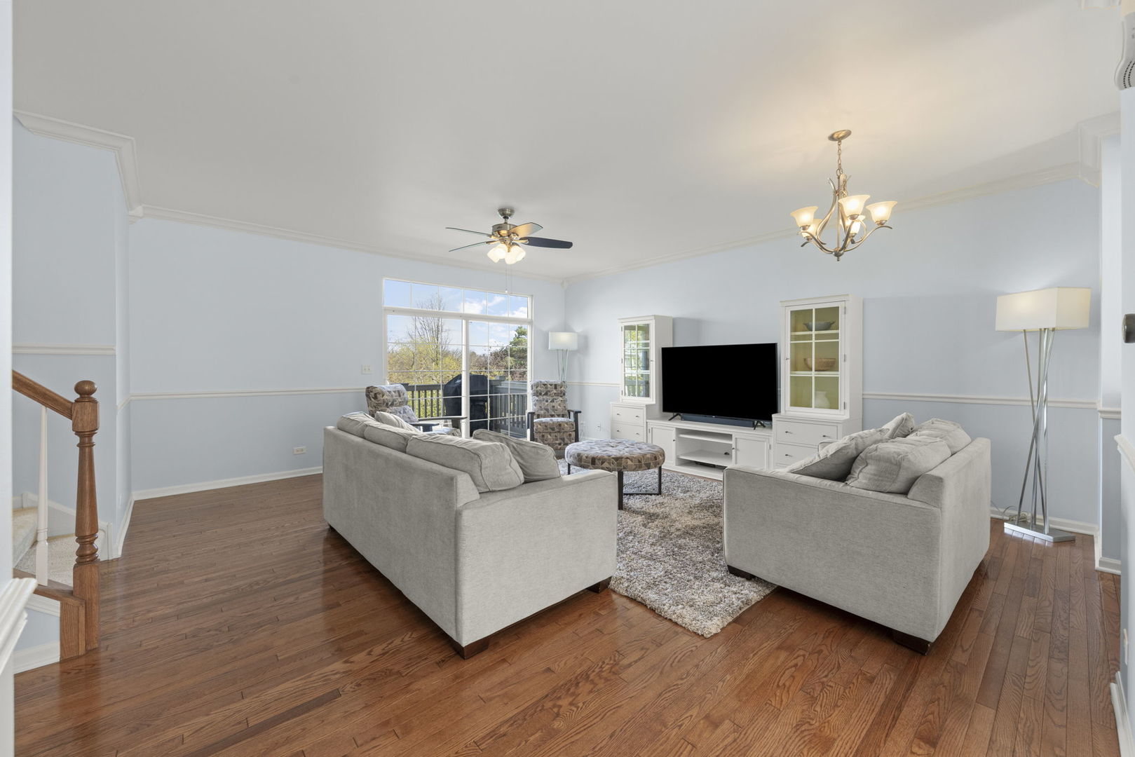 341 N Commerce Street, Aurora, IL 60504