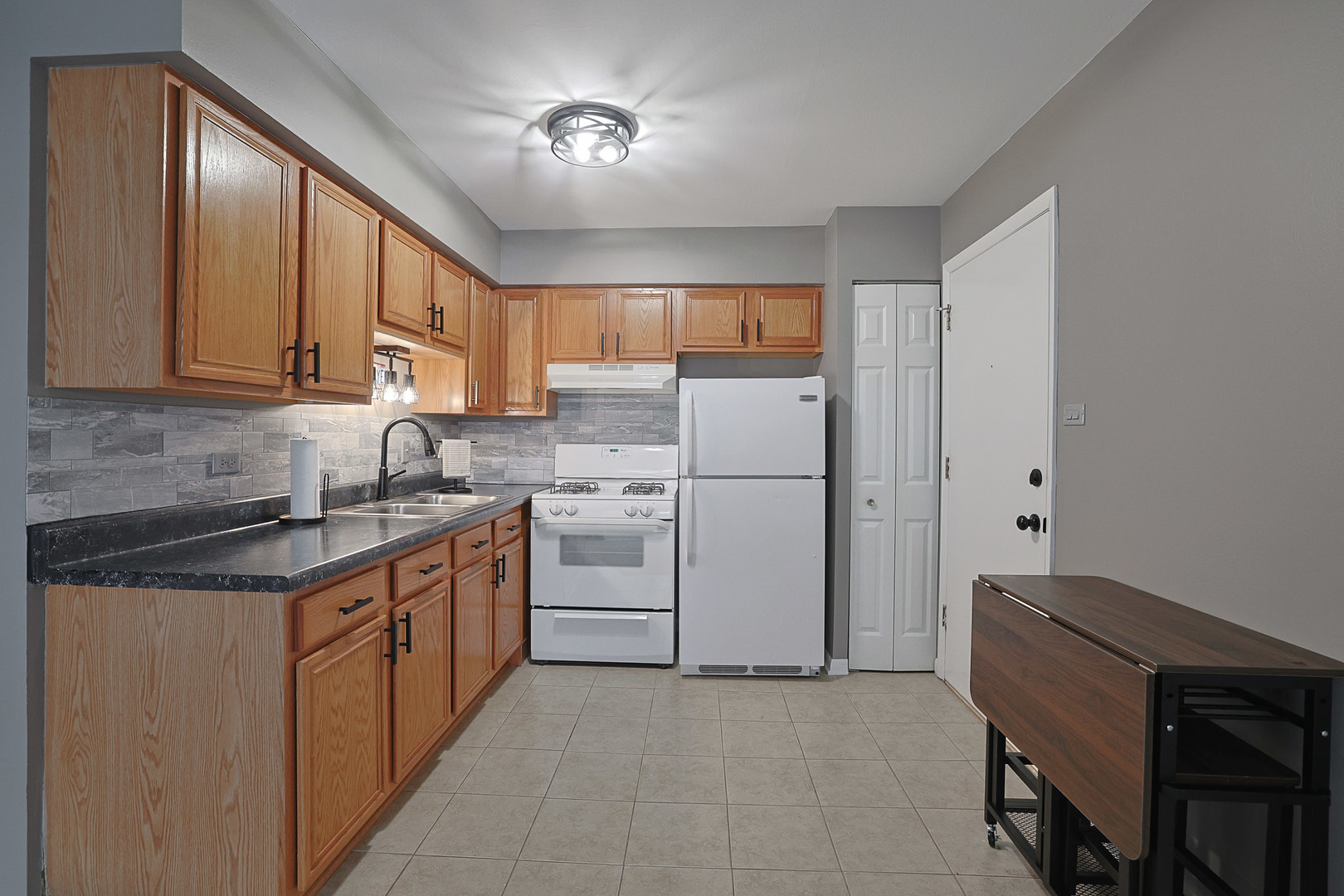 6111 W 64th Place #2, Chicago, IL 60638