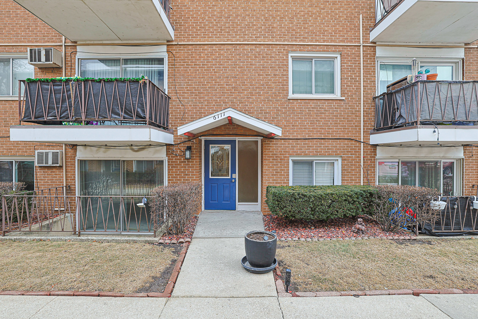 6111 W 64th Place #2, Chicago, IL 60638