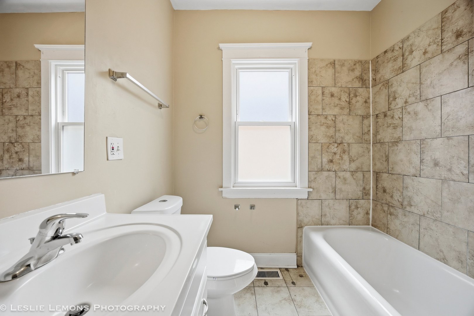 2423 Wesley Avenue, Berwyn, IL 60402